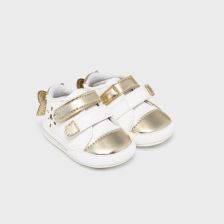 Βρεφικά παπούτσια Mayoral με πεταλούδα, 9638.