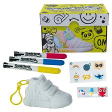 Δημιουργικό σετ έκπληξη Splash Toys Sneak Artz, Χρωματίστε και προσαρμόστε ένα μπρελόκ για το αθλητικό παπούτσι.