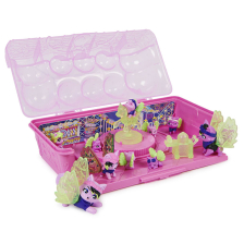 Σετ παιχνιδιού Spin Master Hatchimals Wolf Family, με 10 φιγούρες σε κουτί.