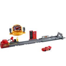 Πίστα Mattel Cars Piston Cup, με ένα αυτοκίνητο Lightning McQueen.
